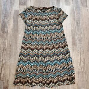 𝅺Connected apparel size 6 women's midi dress